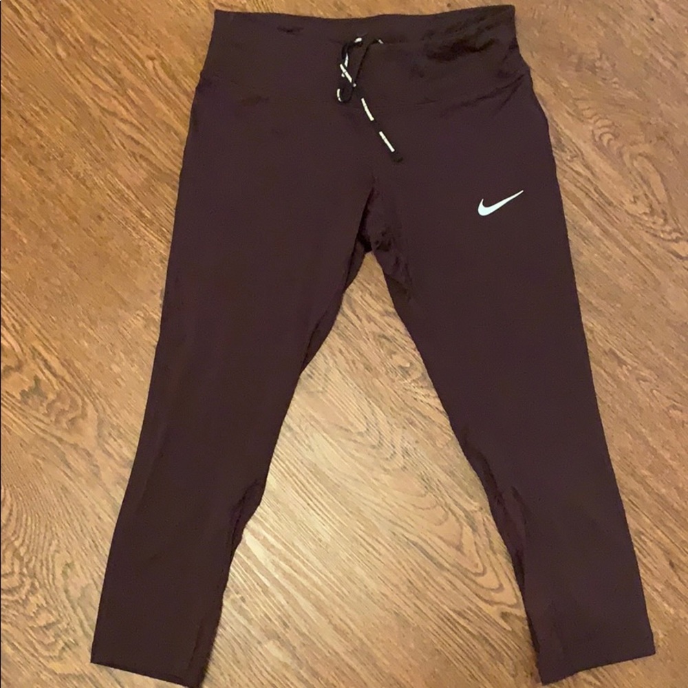 Cropped Nike Leggings
